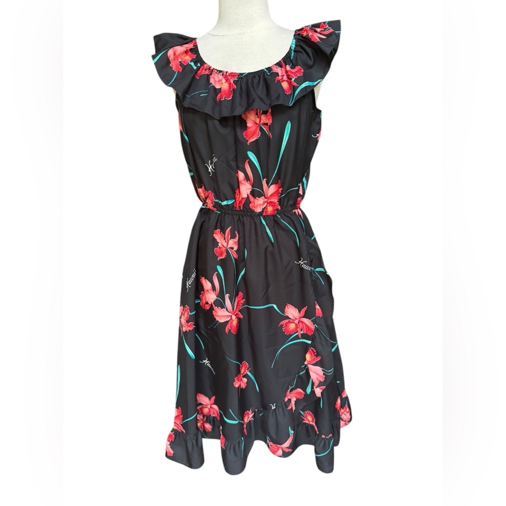 Vintage Casual Wear,‎ Made in Hawaii, Red Hibiscus Poly Dress